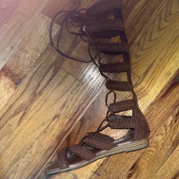 brown gladiator sandals  7 1/2M - Picture 2 of 8